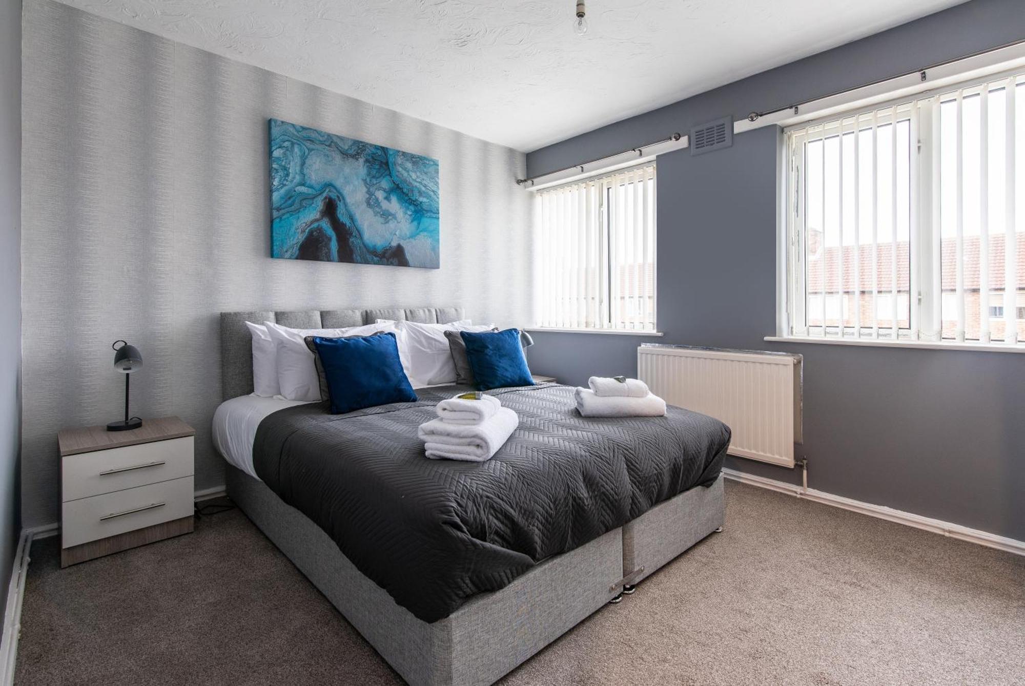 3 Bed Apartment - Perfect For Contractors Near Liverpool Airport Hale  Exterior photo