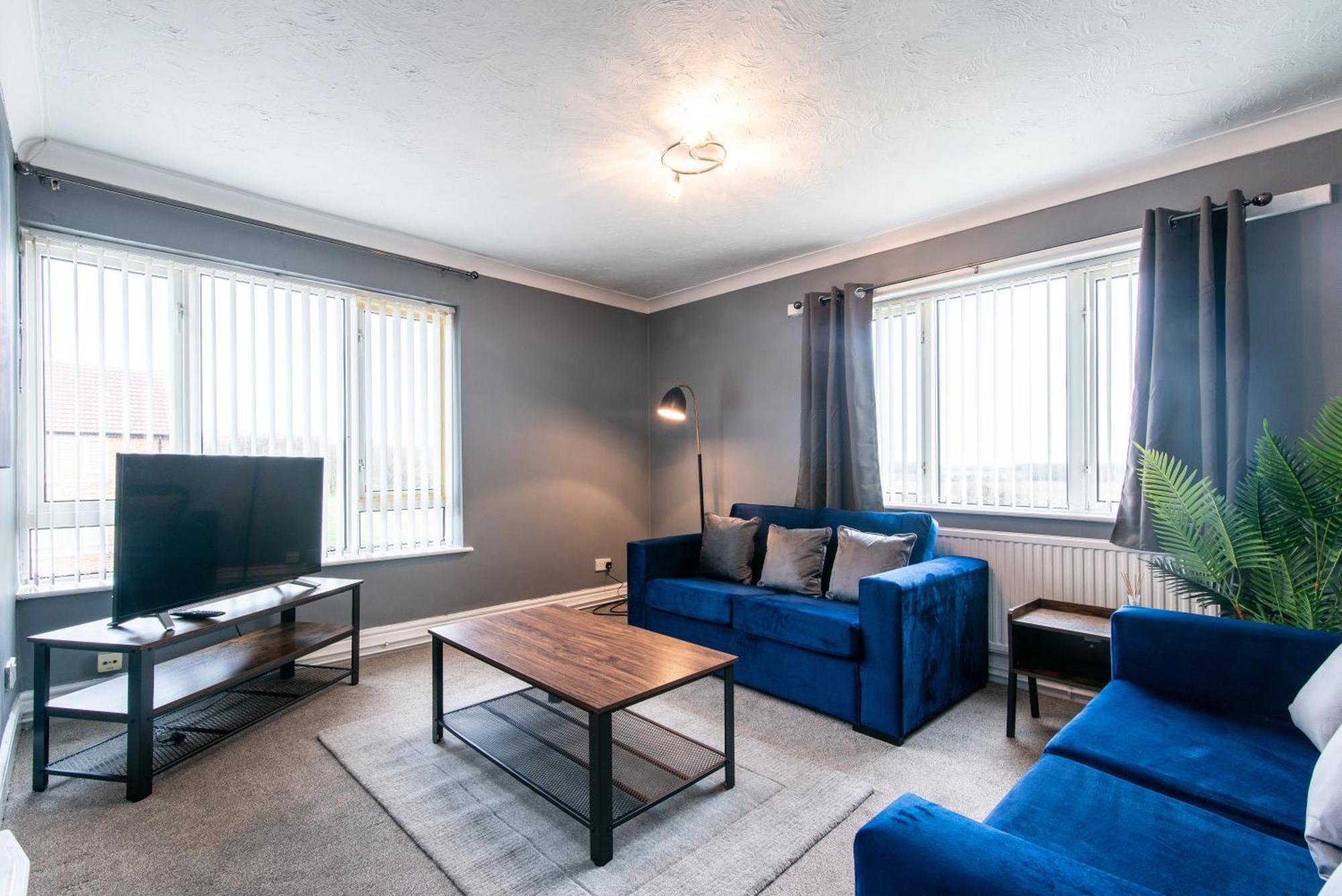 3 Bed Apartment - Perfect For Contractors Near Liverpool Airport Hale  Exterior photo